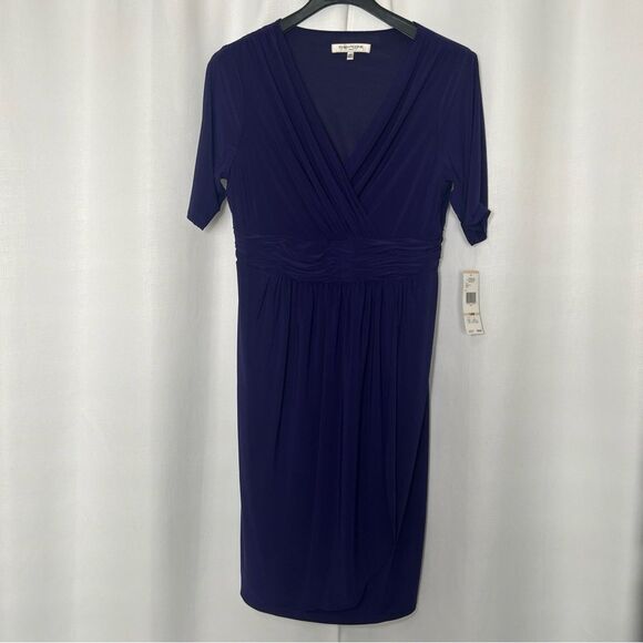 Evan Picone Dresses & Skirts - NWT Evan-Picone Grape Mist Dress Women’s 14 Short Sleeve Ruched Waist V Neck Zip